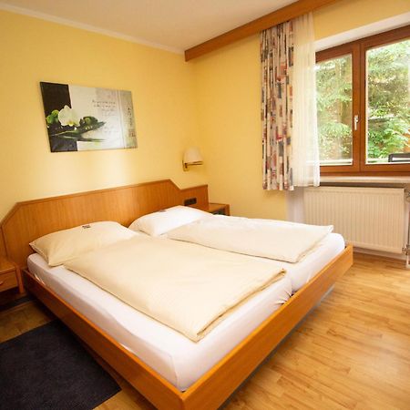 Hotel Am Wald Ottobrunn Exteriör bild